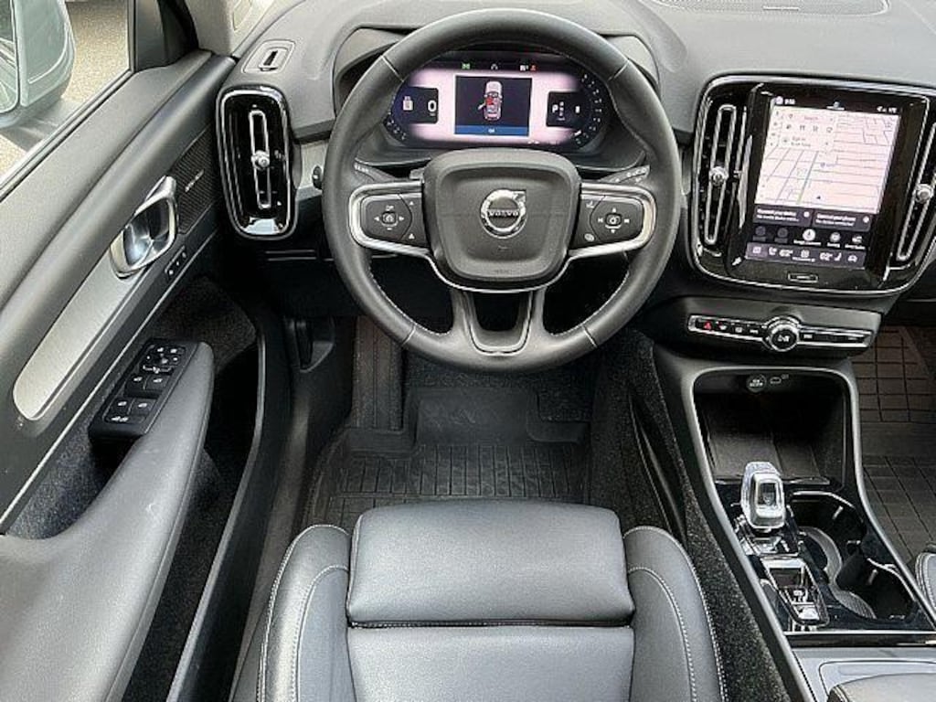 Certified 2025 Volvo XC40 Ultra Bright Theme SUV