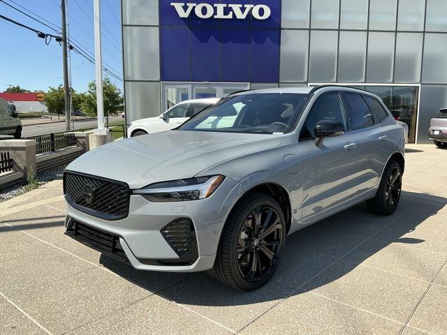 2026 Volvo XC60 T8 Ultra Black Edition Theme AWD's photo