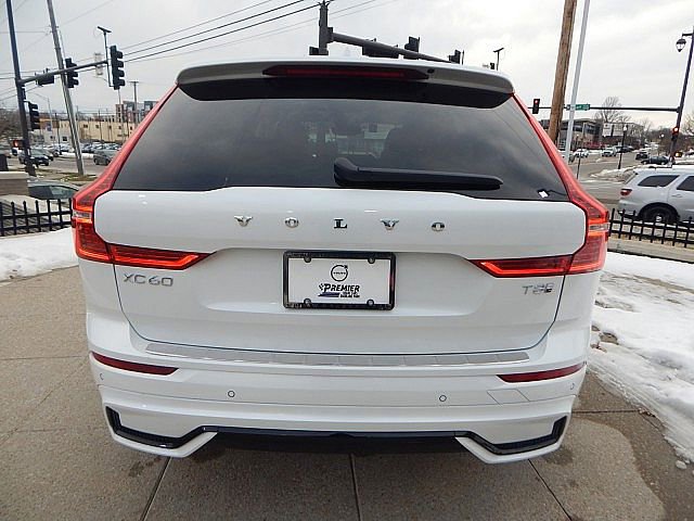 2025 Volvo XC60 Core - Photo 9