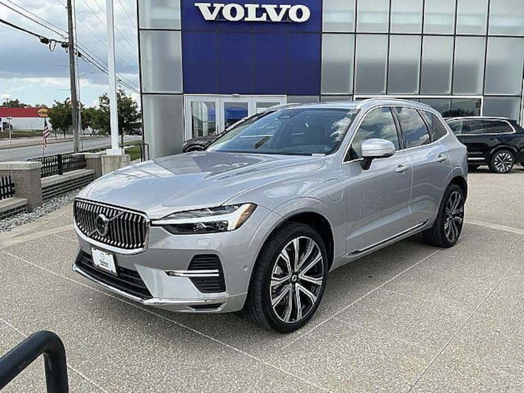 Certified 2023 Volvo XC60 Recharge Plug-In Hybrid Ultimate Bright Theme SUV