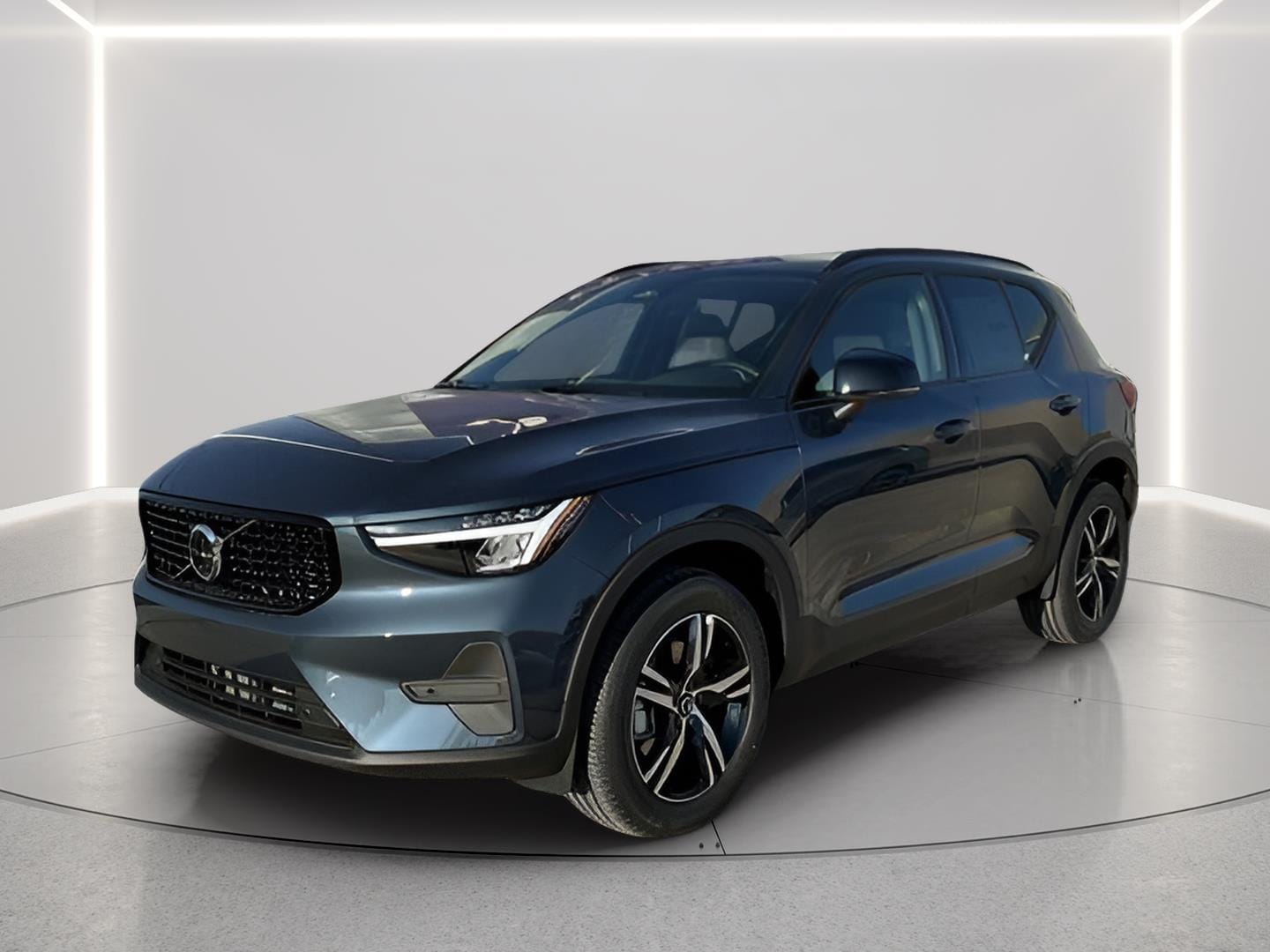 2026 Volvo XC40 Core