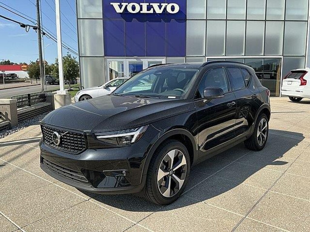 New 2026 Volvo XC40 B5 Plus SUV