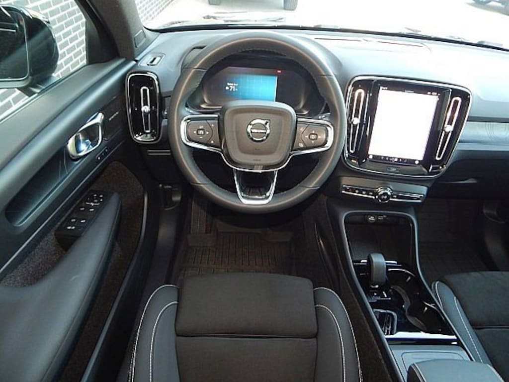 Certified 2023 Volvo C40 Recharge Pure Electric Ultimate Twin eAWD Ultimate