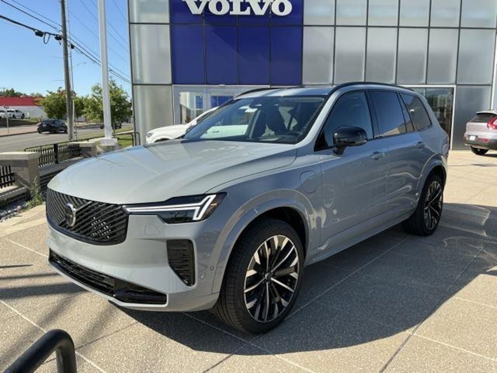New 2026 Volvo XC90 plug-in hybrid T8 Ultra Dark Theme 6-Seater SUV