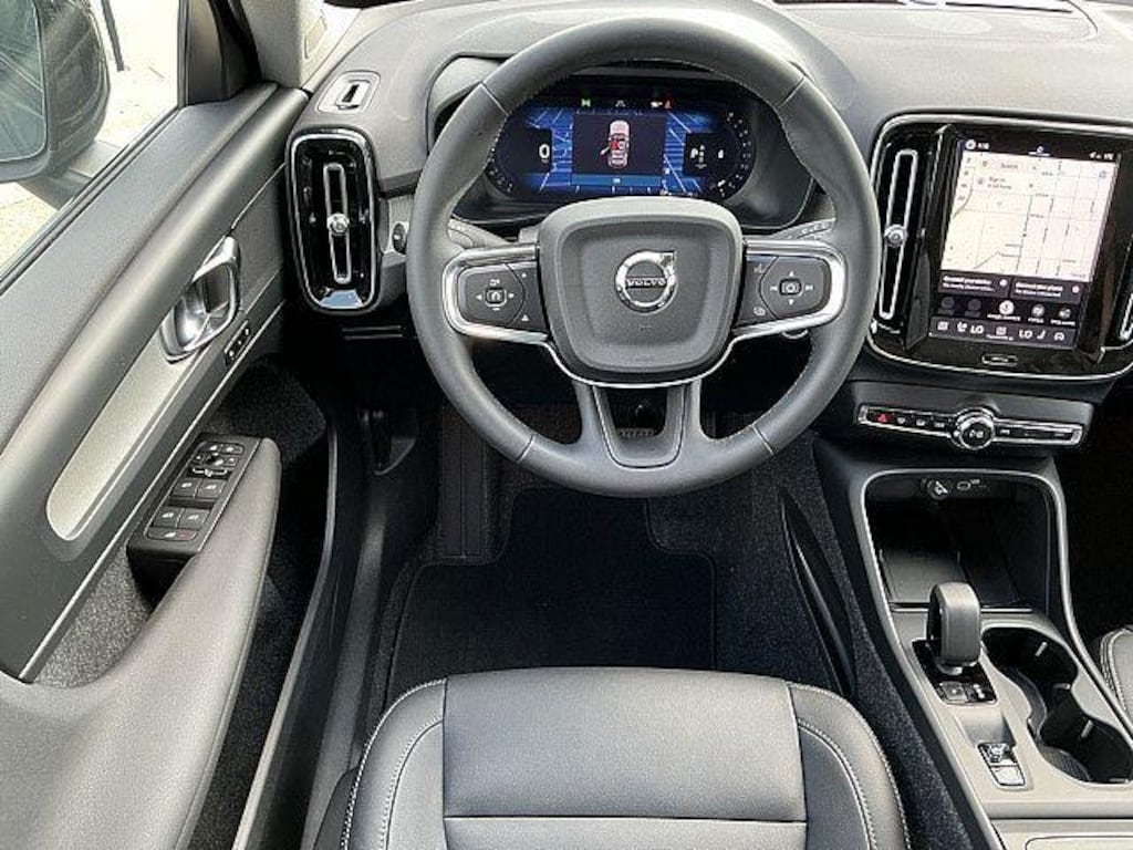 New 2026 Volvo XC40 B5 Core SUV