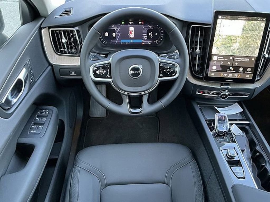 New 2026 Volvo XC60 B5 Core SUV