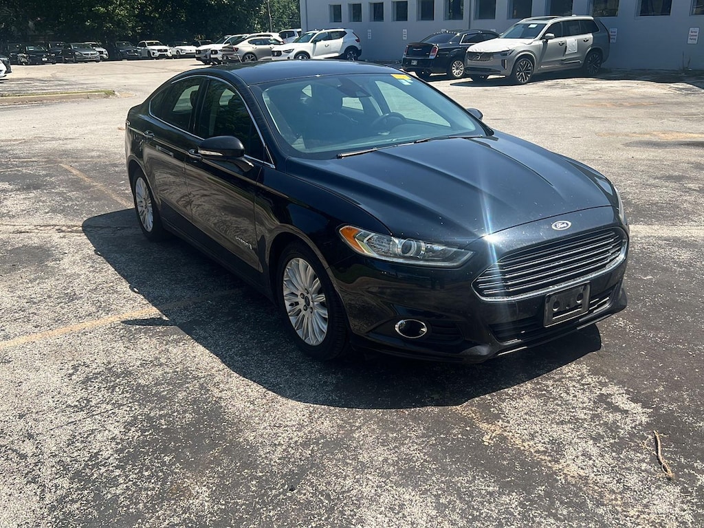 Used 2016 Ford Fusion SE Hybrid Sedan