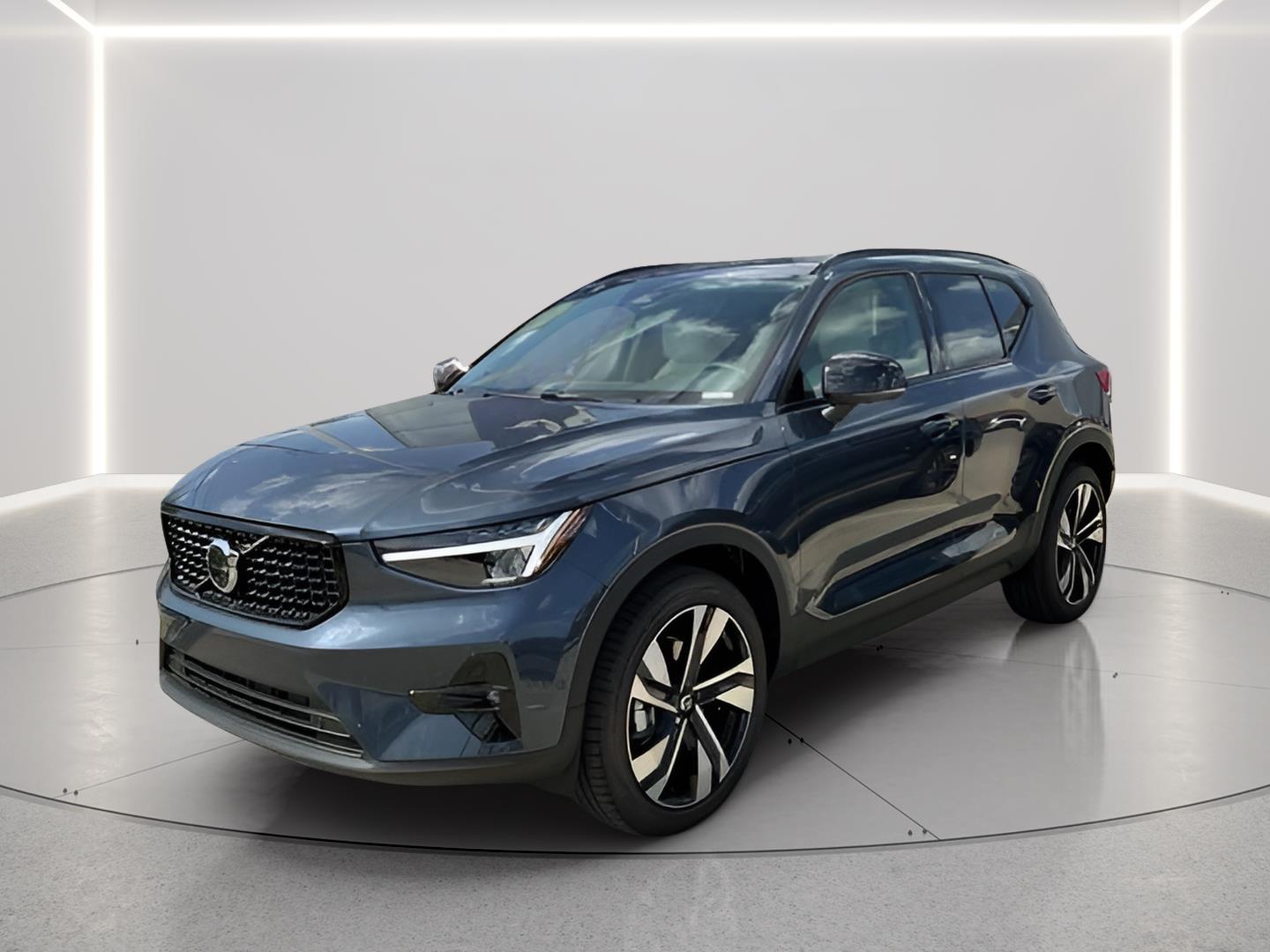 2026 Volvo XC40 Plus