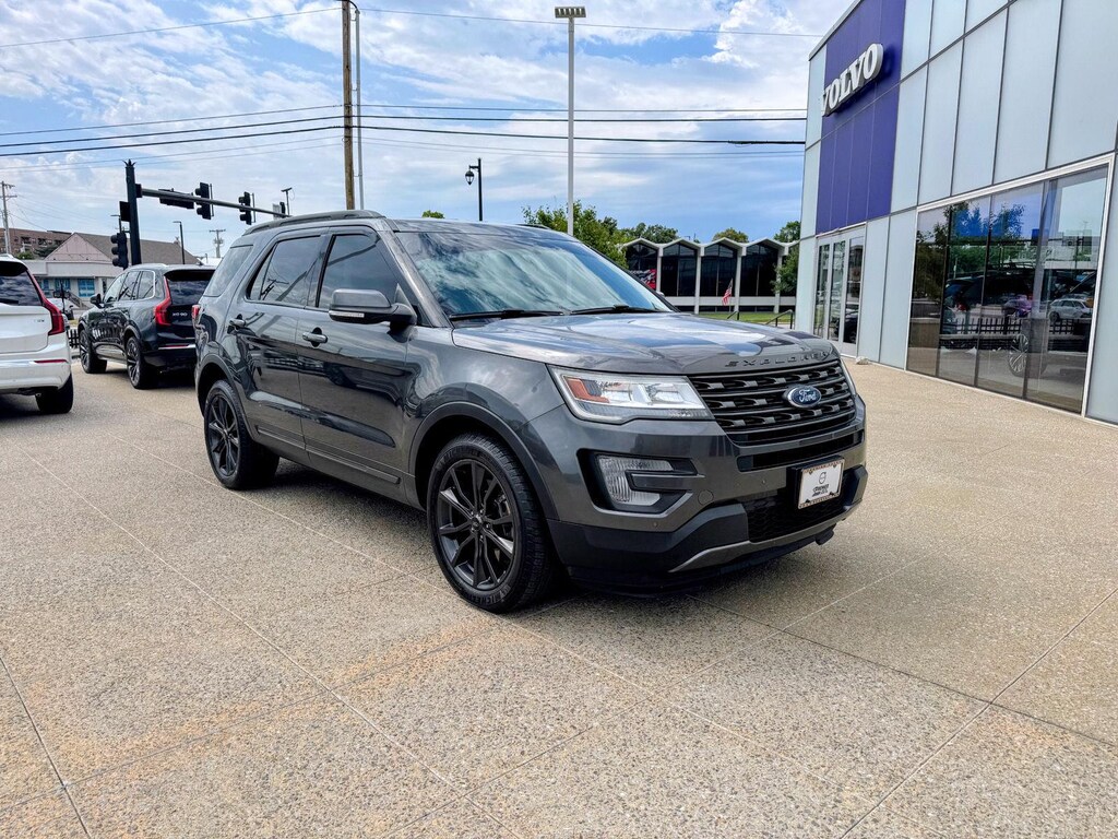Used 2017 Ford Explorer XLT SUV