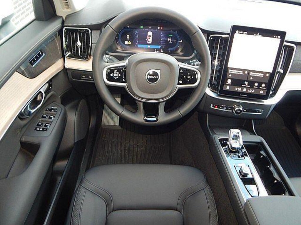Certified 2025 Volvo XC90 Plug-In Hybrid Plus SUV