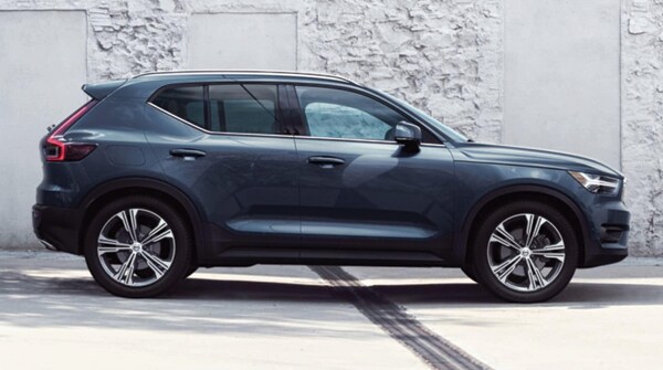 PremierVolvo_BlogArticleImages_600x335_Review2020XC40_August.png