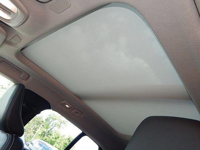 2026 Volvo XC40 Plus - Photo 16