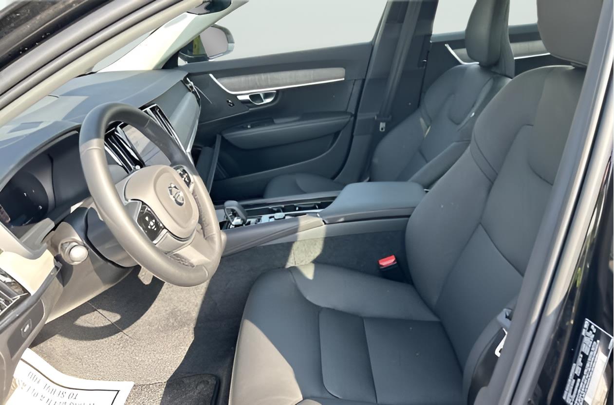 Used 2025 Volvo S90 Plus with VIN LVY062AE6SP448766 for sale in Kansas City