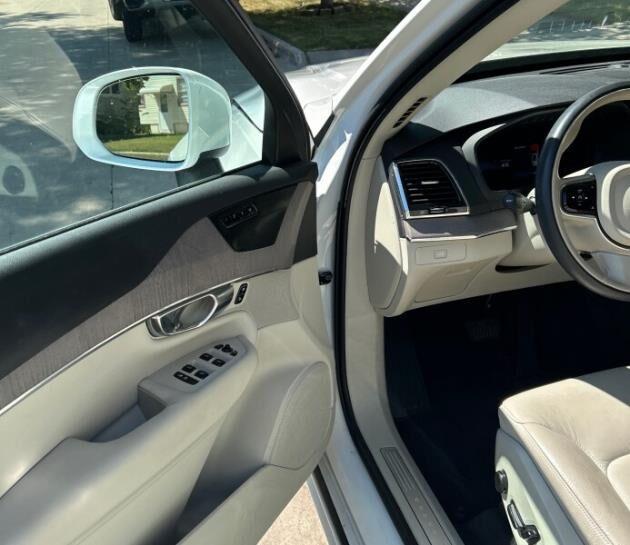 Used 2023 Volvo XC90 Plus with VIN YV4062PN6P1955429 for sale in Kansas City