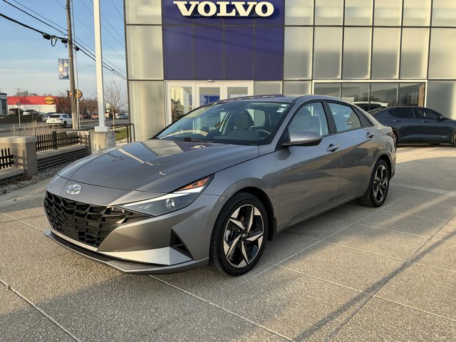 2023 Hyundai Elantra SEL's photo