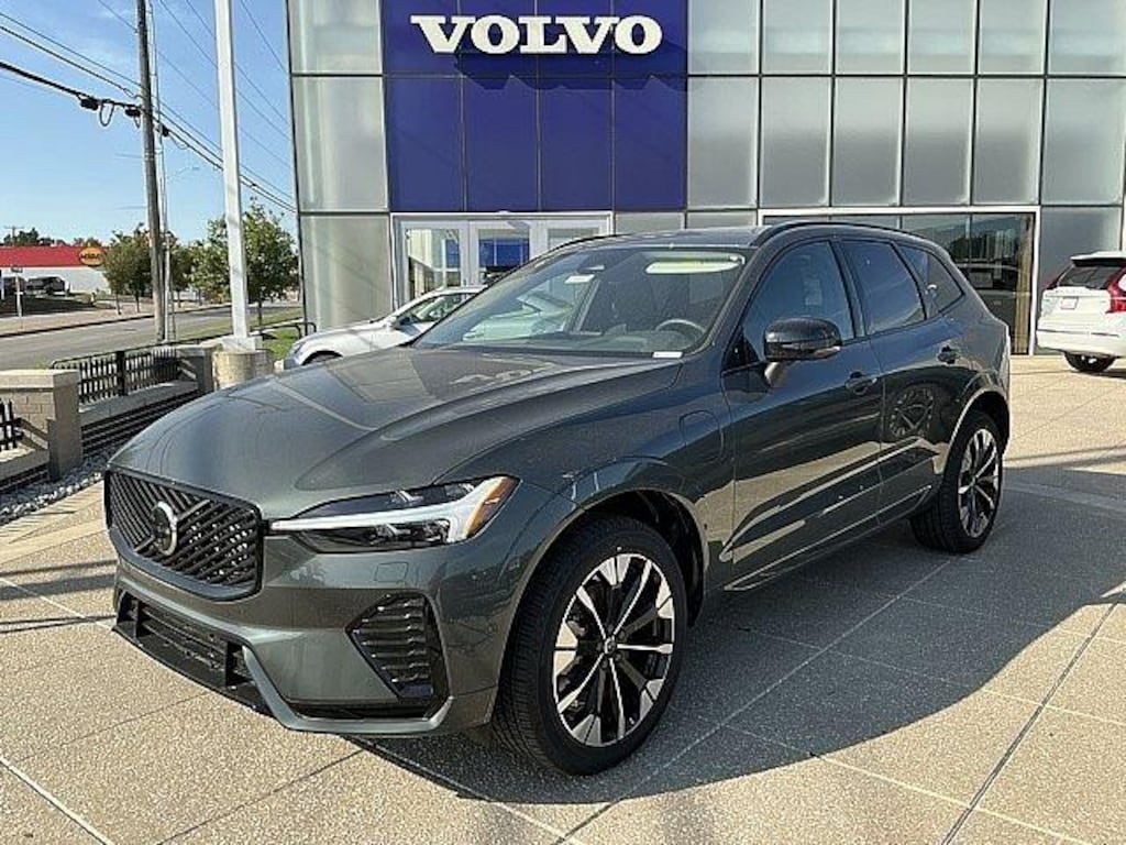 New 2026 Volvo XC60 plug-in hybrid T8 Plus SUV