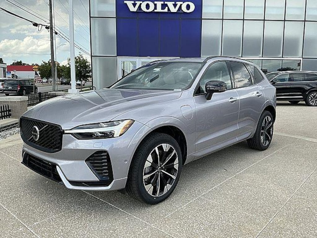 New 2026 Volvo XC60 plug-in hybrid T8 Plus SUV