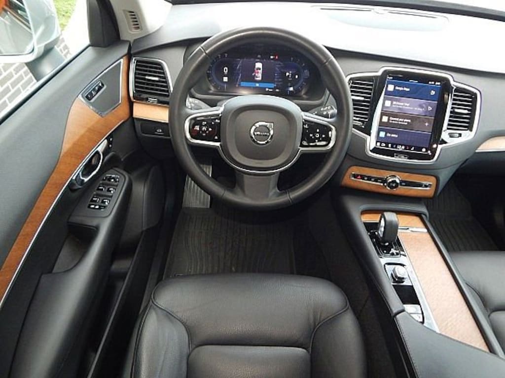 Certified 2024 Volvo XC90 Plus Bright Theme B6 AWD Plus Bright Theme 6P