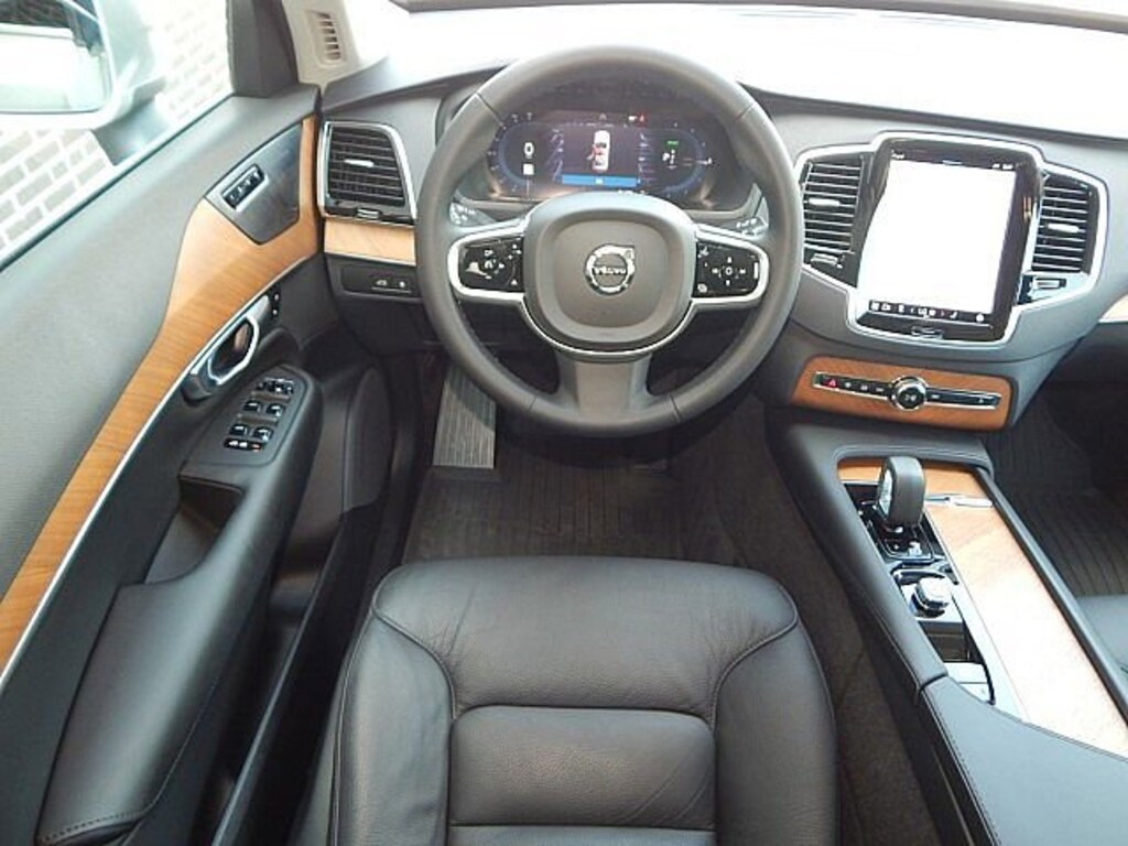 Certified 2024 Volvo XC90 Recharge Plug-In Hybrid Plus Bright Theme T8 eAWD PHEV Plus Bright Theme 7P