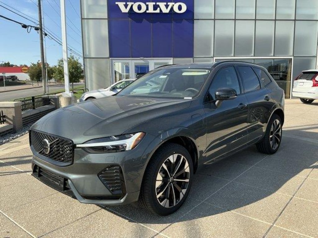 New 2026 Volvo XC60 plug-in hybrid T8 Plus SUV