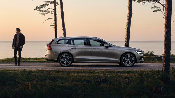 PremierVolvo_BlogArticleImages_600x335_V90_July.png