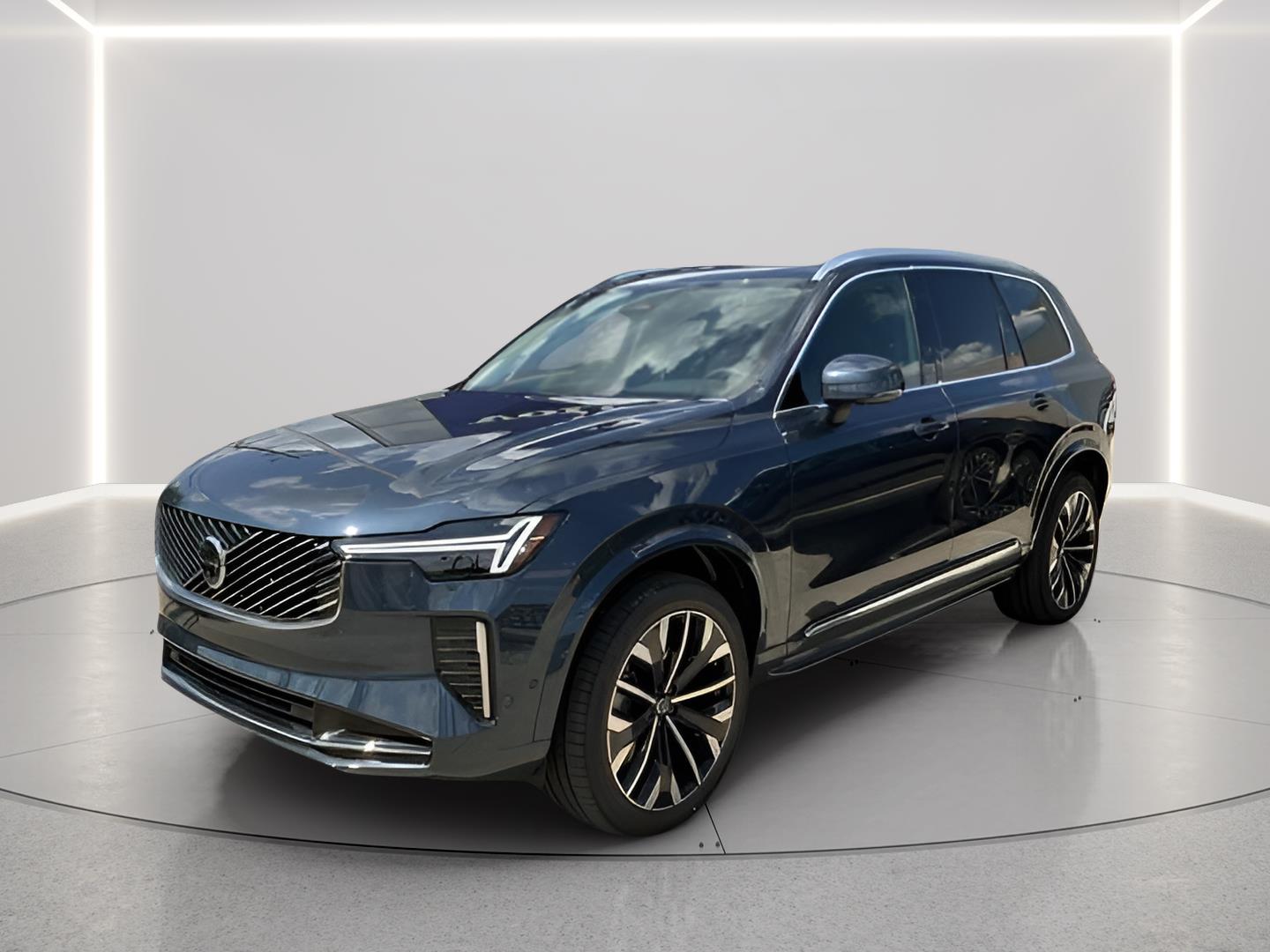2026 Volvo XC90 Plus