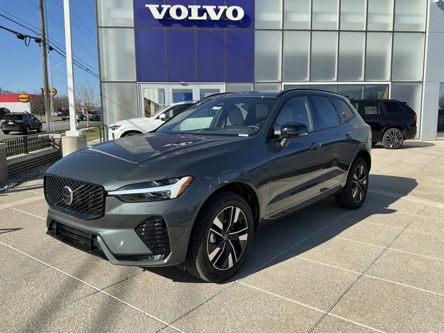 2026 Volvo XC60 B5 Plus Dark AWD's photo