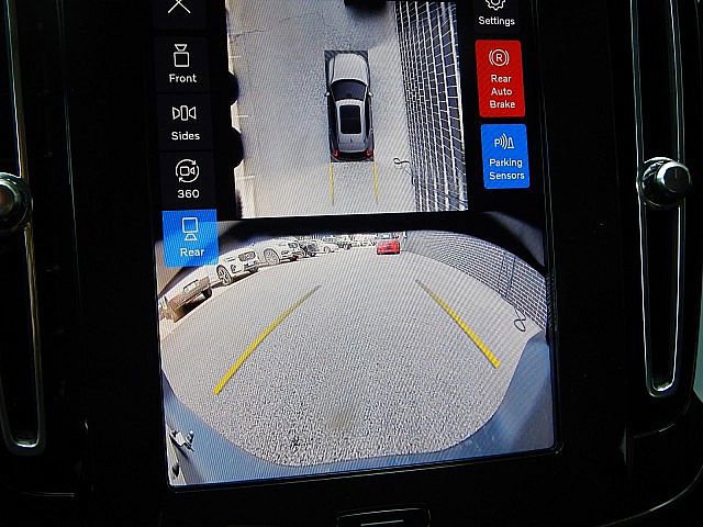 2026 Volvo XC40 Plus - Photo 20