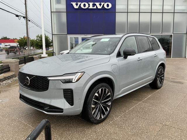 2026 Volvo XC90 T8 Recharge Ultra Dark 4WD's photo
