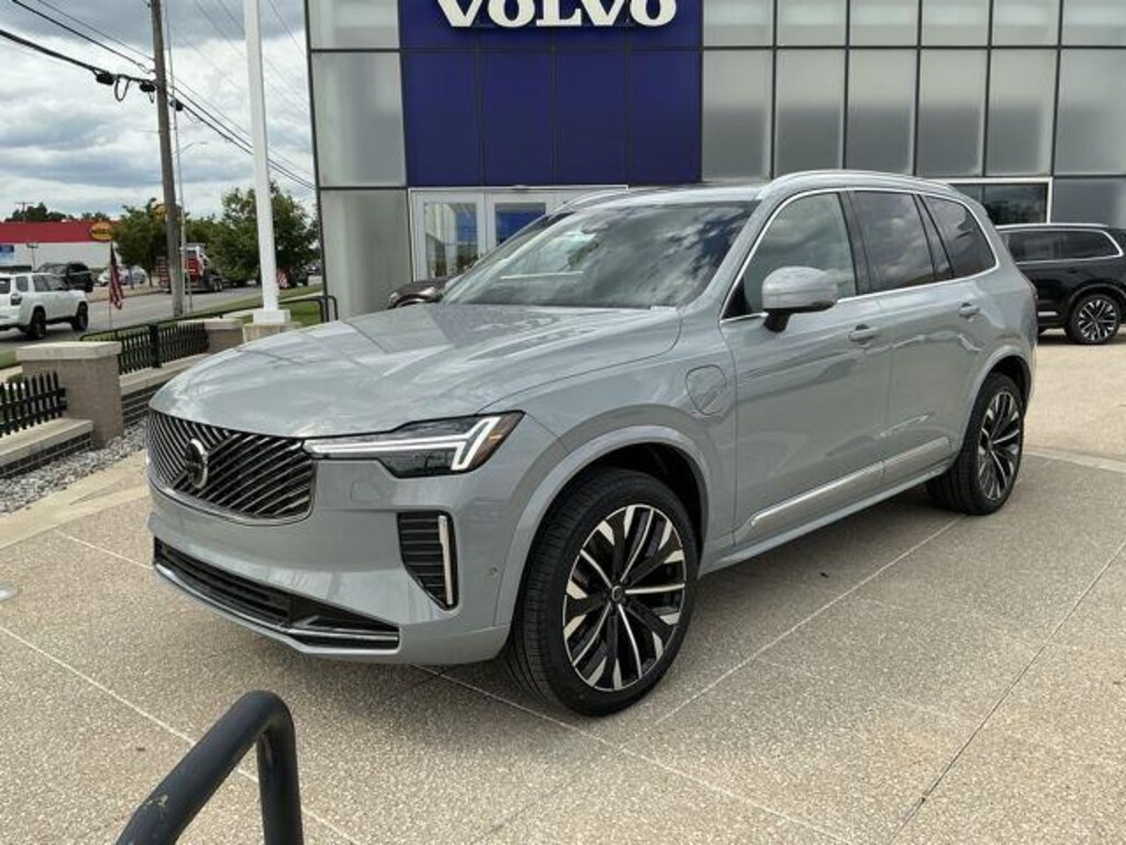 New 2026 Volvo XC90 plug-in hybrid T8 Plus 7-Seater SUV