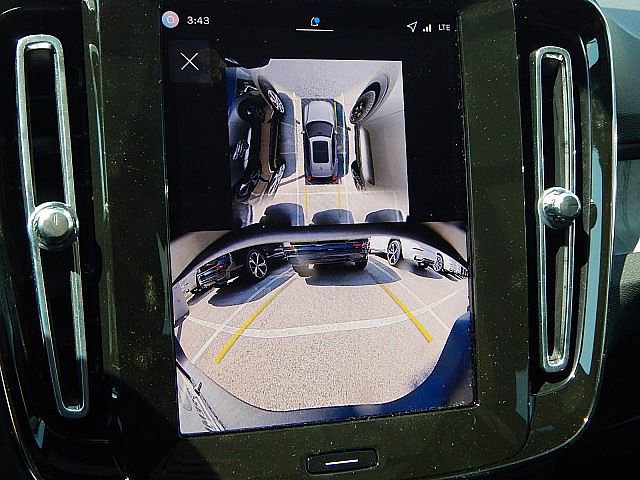 2026 Volvo XC40 Plus - Photo 20