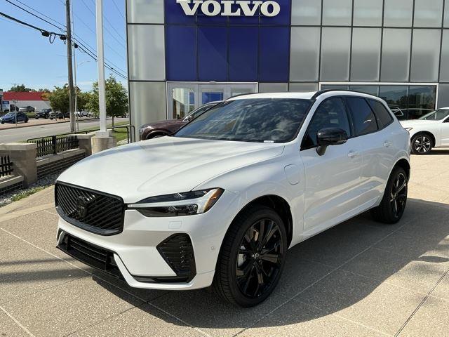 2026 Volvo XC60 T8 Ultra Black Edition Theme AWD's photo