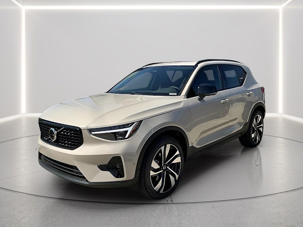 New 2026 Volvo XC40 B5 Ultra SUV