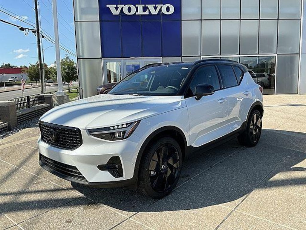 New 2026 Volvo XC40 B5 Ultra Black Edition SUV