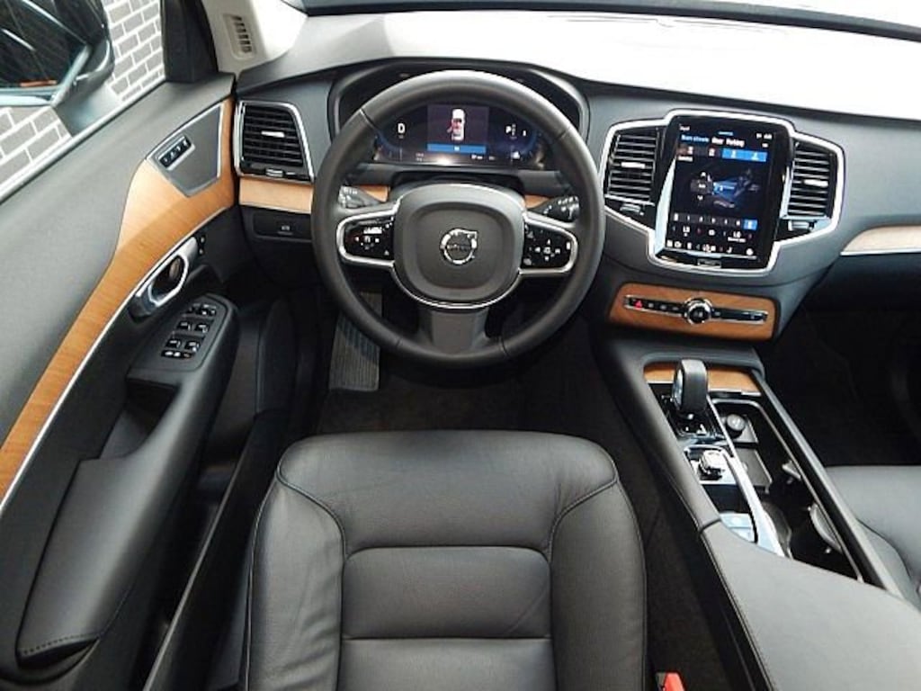 Certified 2024 Volvo XC90 Plus Bright Theme B5 AWD Plus Bright Theme 7P