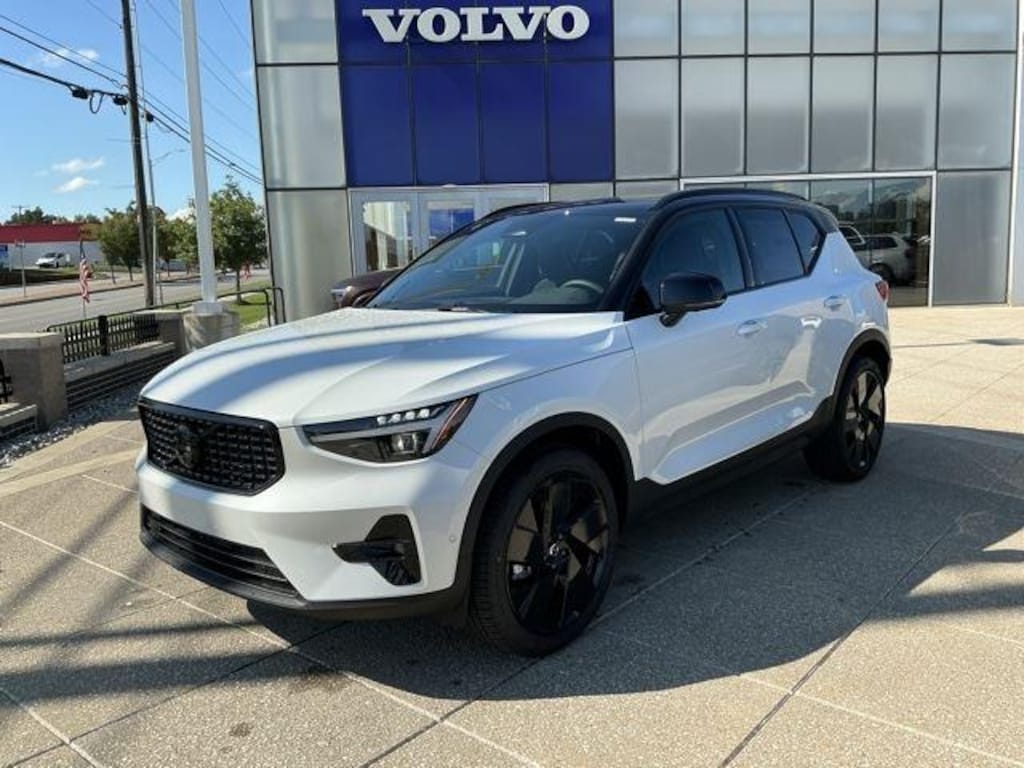 New 2026 Volvo XC40 B5 Ultra Black Edition SUV