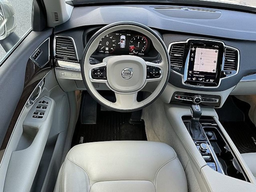 Used 2016 Volvo XC90 T6 Momentum AWD T6 Momentum