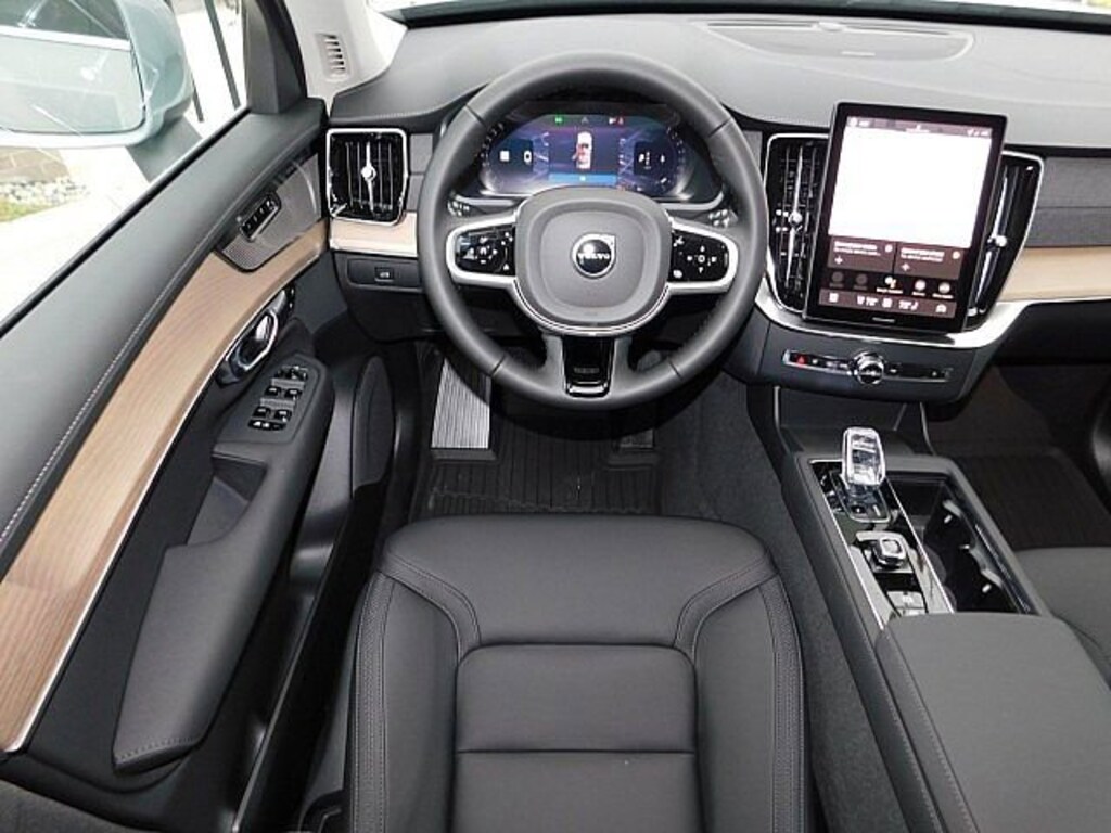 New 2026 Volvo XC90 B6 Plus 7-Seater SUV