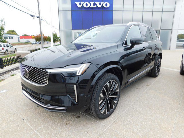 2026 Volvo XC90 Plus's photo