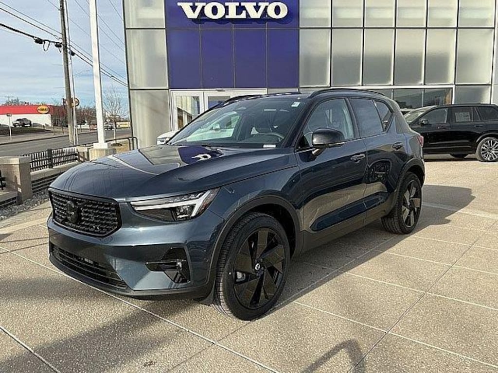 New 2026 Volvo XC40 B5 Ultra Black Edition SUV