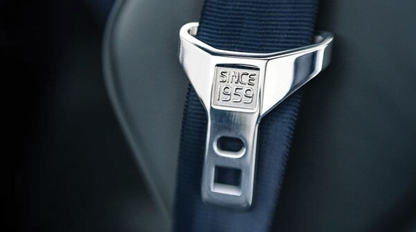 PremierVolvo_BlogArticleImages_600x335_VolvoSafety_March.png