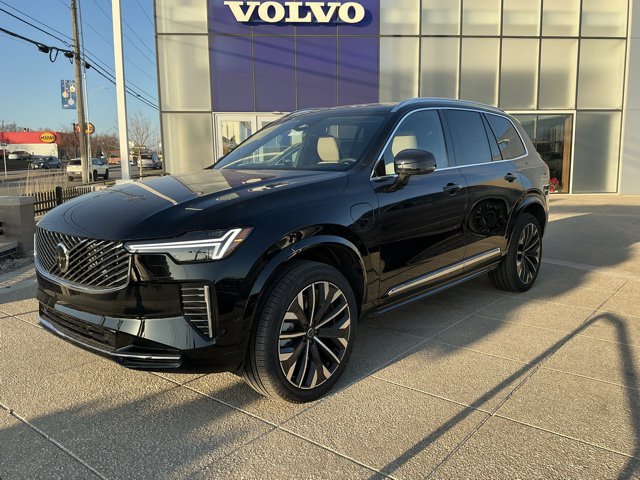 2026 Volvo XC90 Plus's photo