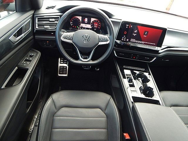 2024 Volkswagen Atlas Cross Sport SEL R-Line photo 2