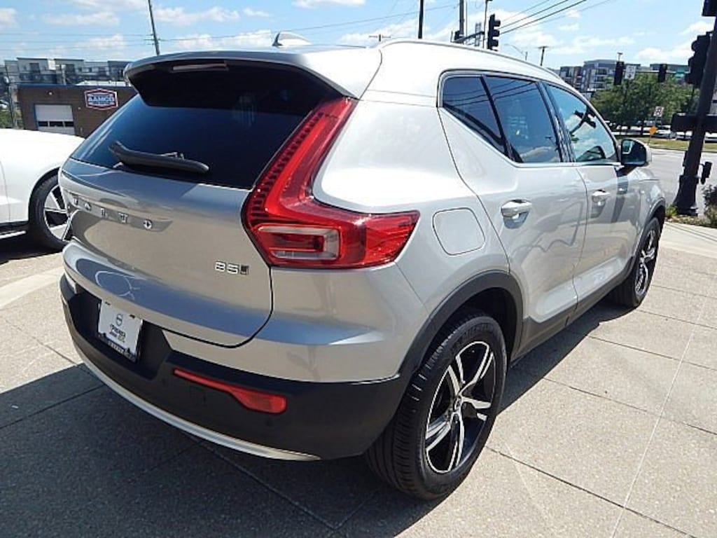 Certified 2025 Volvo XC40 Core Bright Theme B5 AWD Core Bright Theme