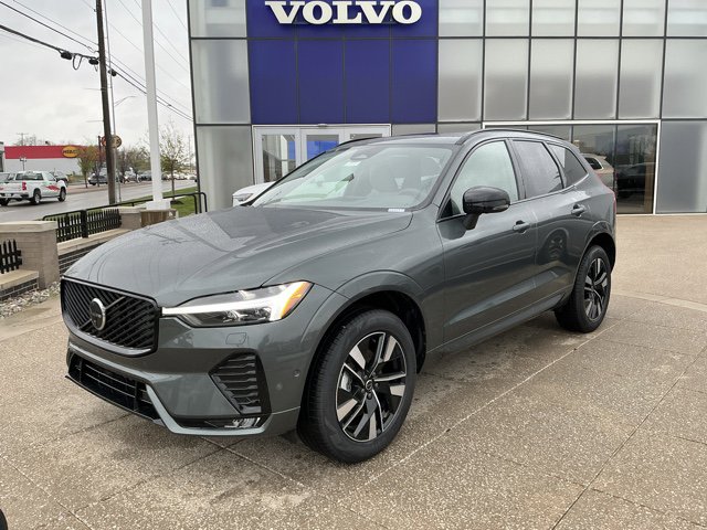 2026 Volvo XC60 B5 Plus Dark AWD's photo
