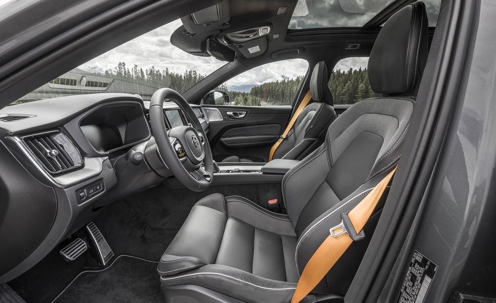 2020-volvo-xc60-polestar-105-1567024801.jpg