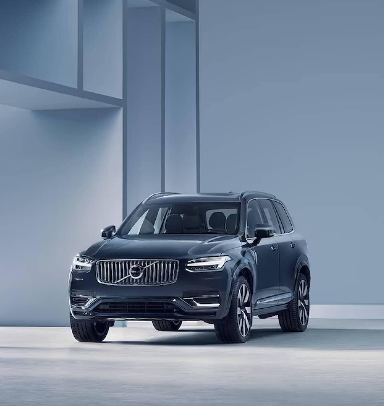 Explore The Roomy Volvo XC90 Interior & Exterior Dimensions