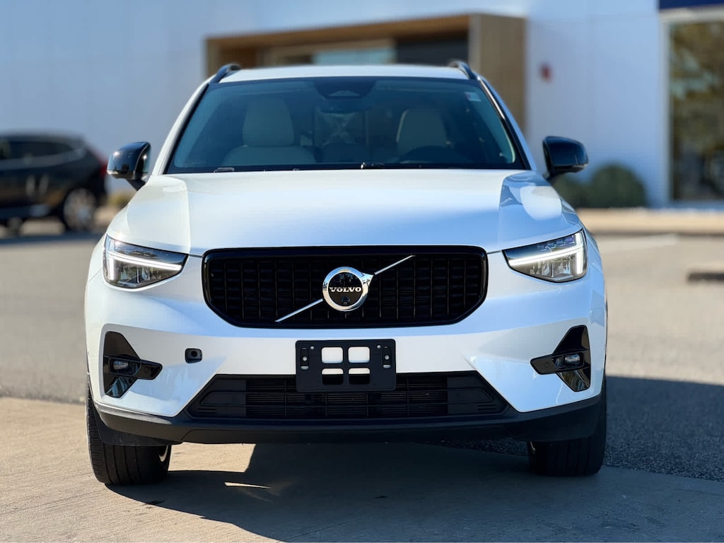 Used 2024 Volvo XC40 B5 Plus Dark SUV