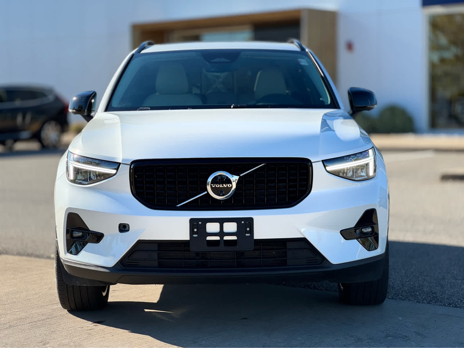 2024 Volvo XC40 Plus photo 2
