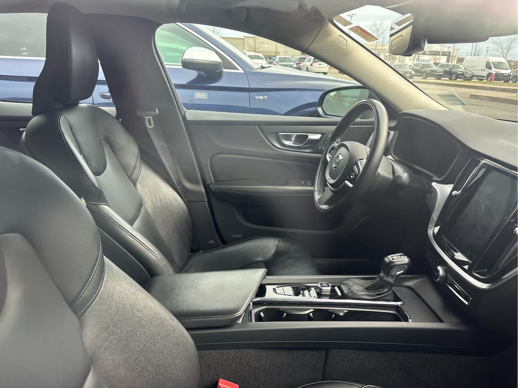 Used 2019 Volvo S60 T6 Momentum Sedan